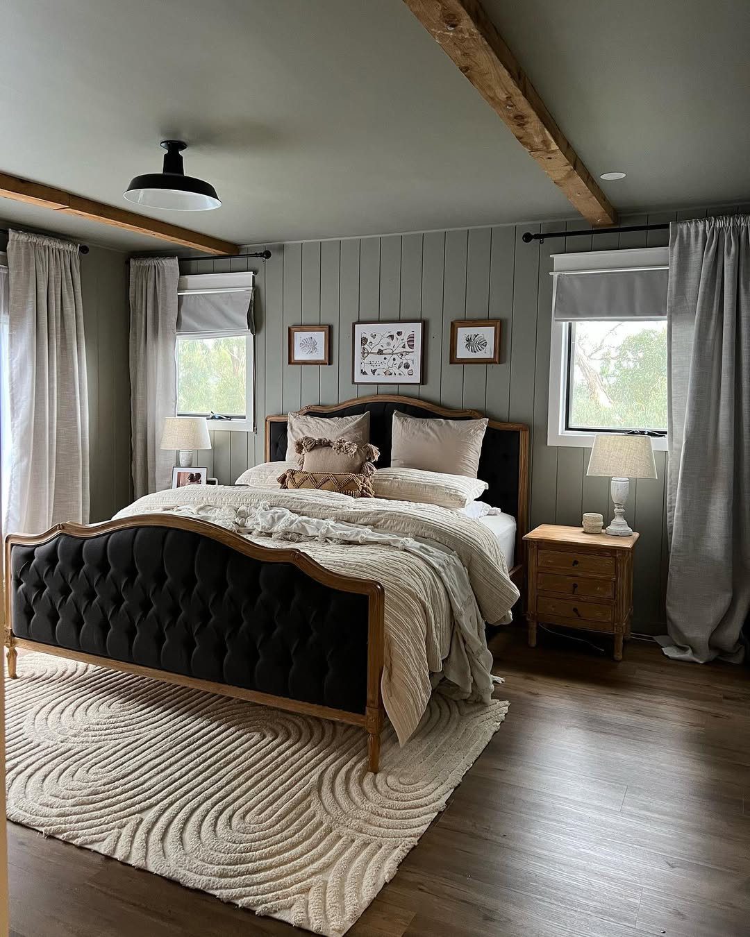 25 Dreamy Farmhouse Bedrooms You'll Obsess Over (2025) 15 15. Moody Farmhouse With Rustic Elegance