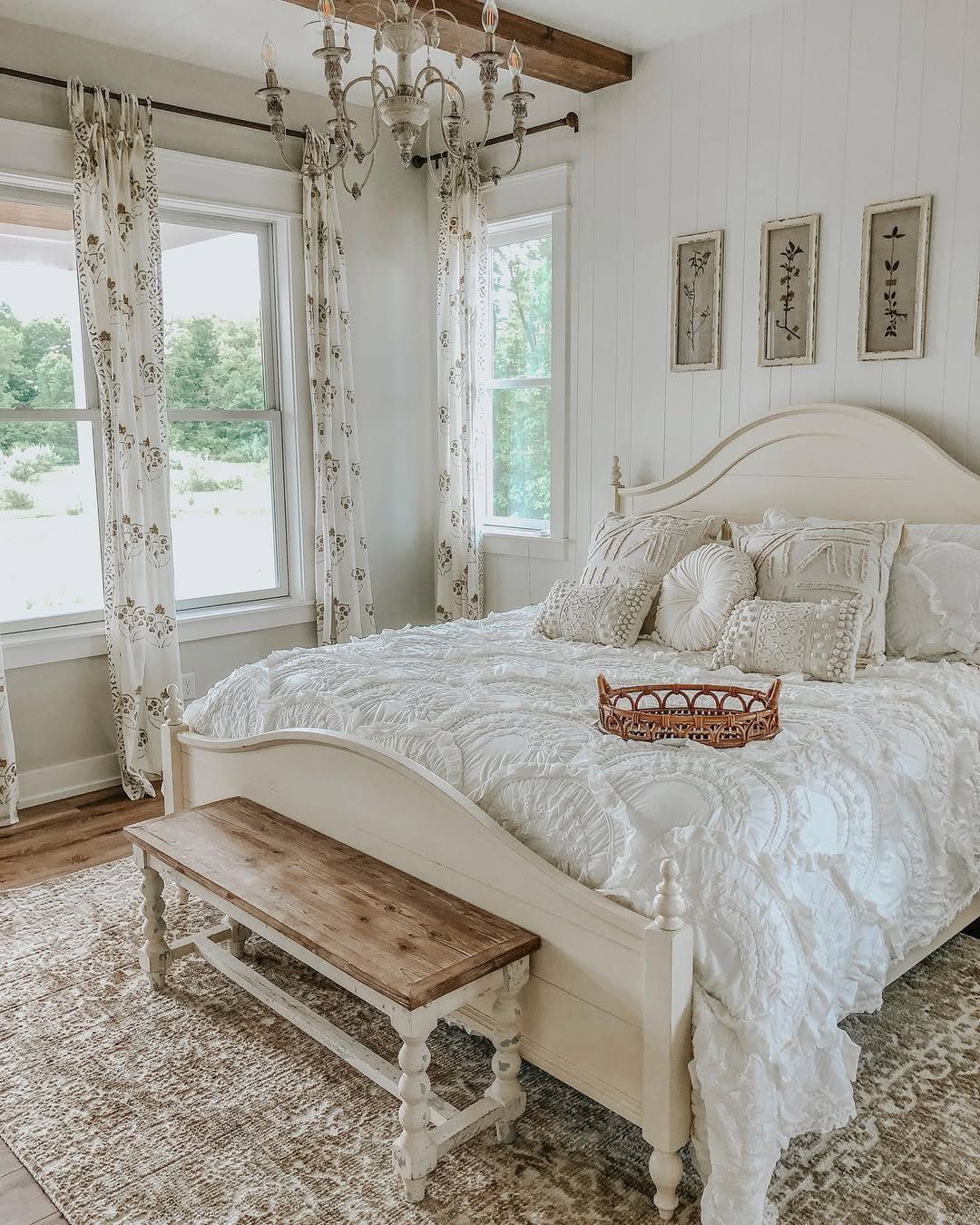 25 Dreamy Farmhouse Bedrooms You'll Obsess Over (2025) 25 Rustic Farmhouse With Vintage Elegance