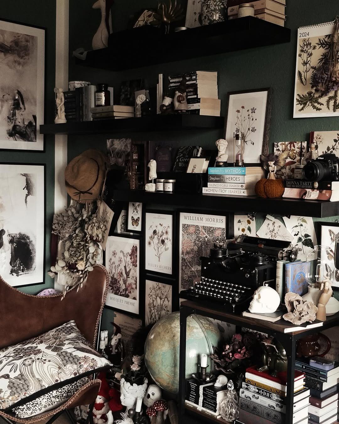 What is Dark Academia Interior Design