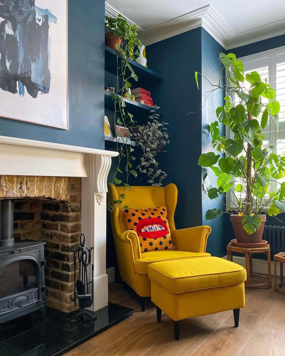 What is Dark Academia Interior Design