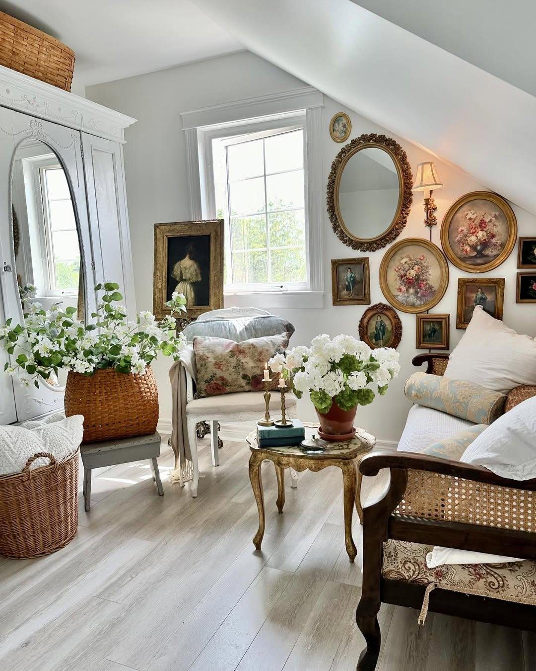 Unlock Cottage Charm: 5 Cozy Home Secrets for 2025 13 How to Make Your Home Feel Like a Cozy, Charming Cottage