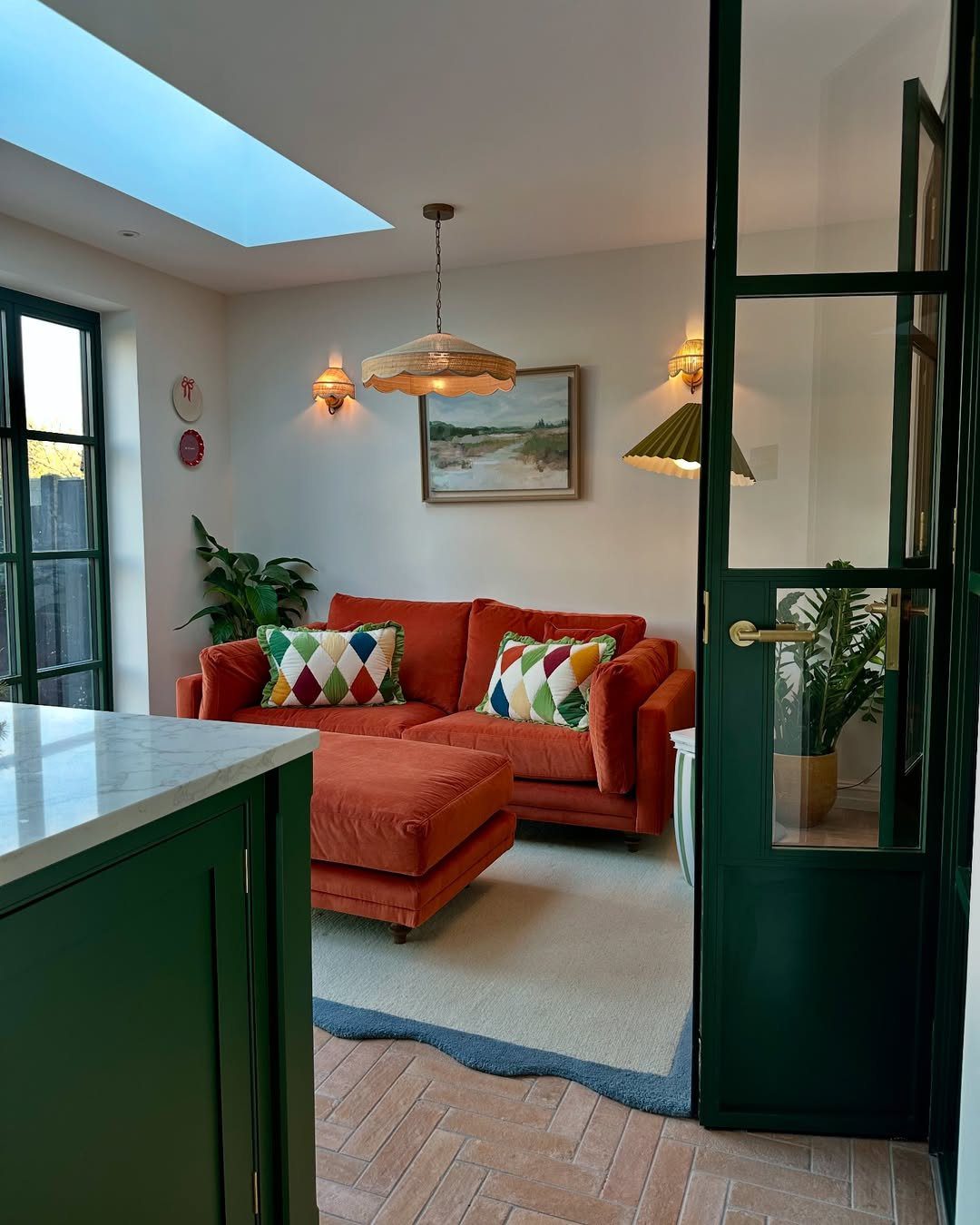 What Color Pairs Best With Green? Best Expert Tips