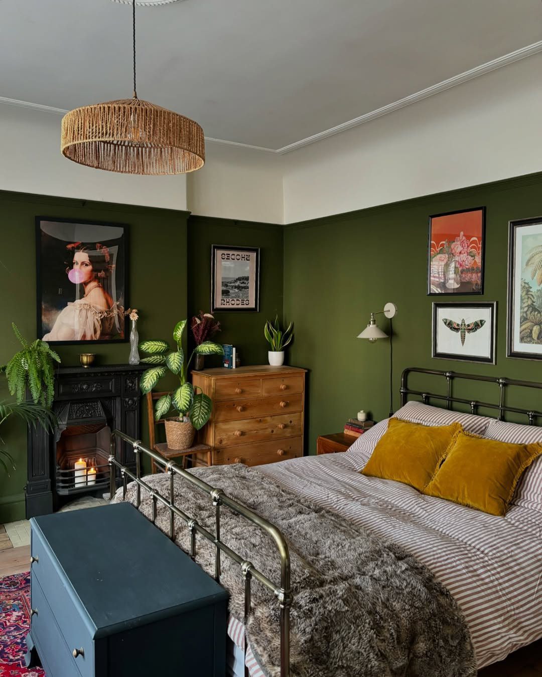 What Color Pairs Best With Green? Best Expert Tips