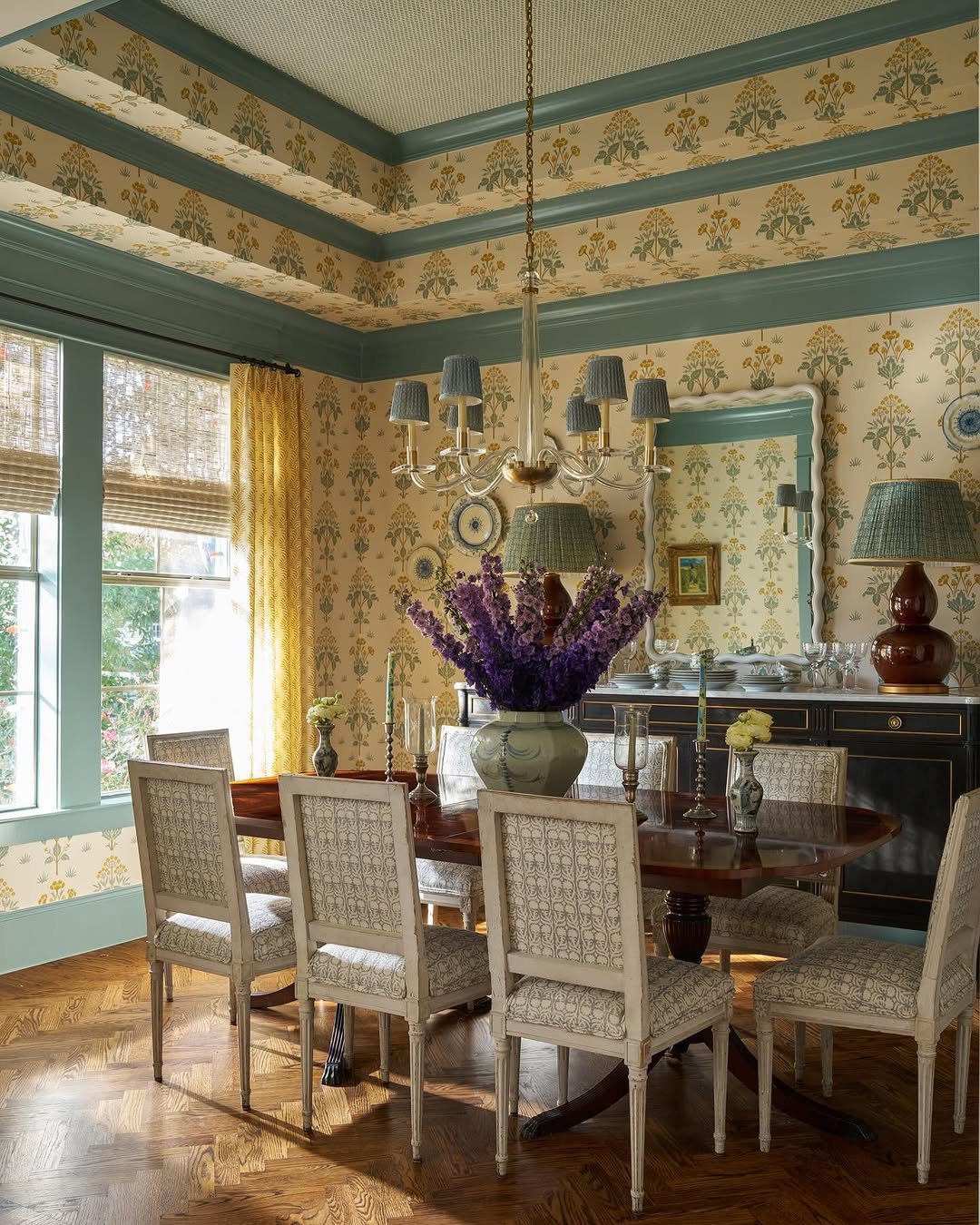 What Color Pairs Best With Green? Best Expert Tips