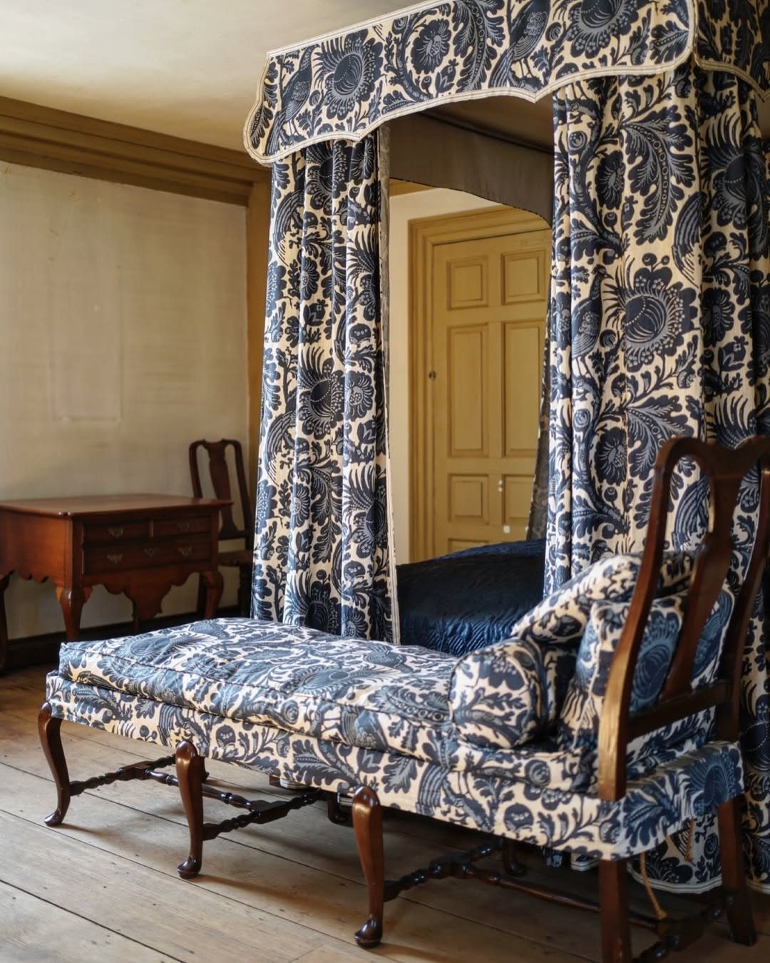 Jacquard Fabric: 2025's Most Luxurious Secret Revealed! 2 What Is Jacquard Fabric? Here’s Everything You should Know!