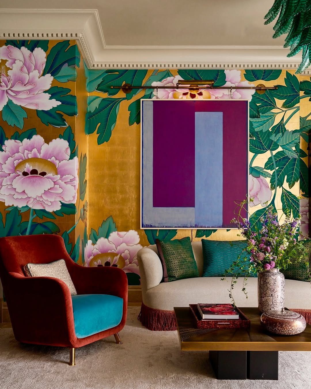 Brocade Unveiled: 2025's Luxurious Fabric Secret 4 What Is Brocade? Here’s What You Need To Know About It