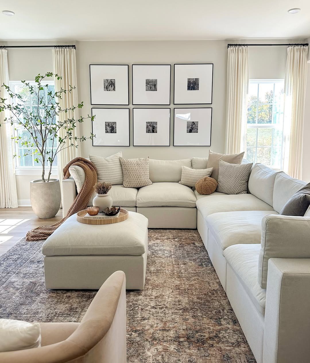 Shocking Paint Colors That Transform Tiny Living Rooms 2 Here Are the 12 Best Paint Colors For Small Living Room According To Experts