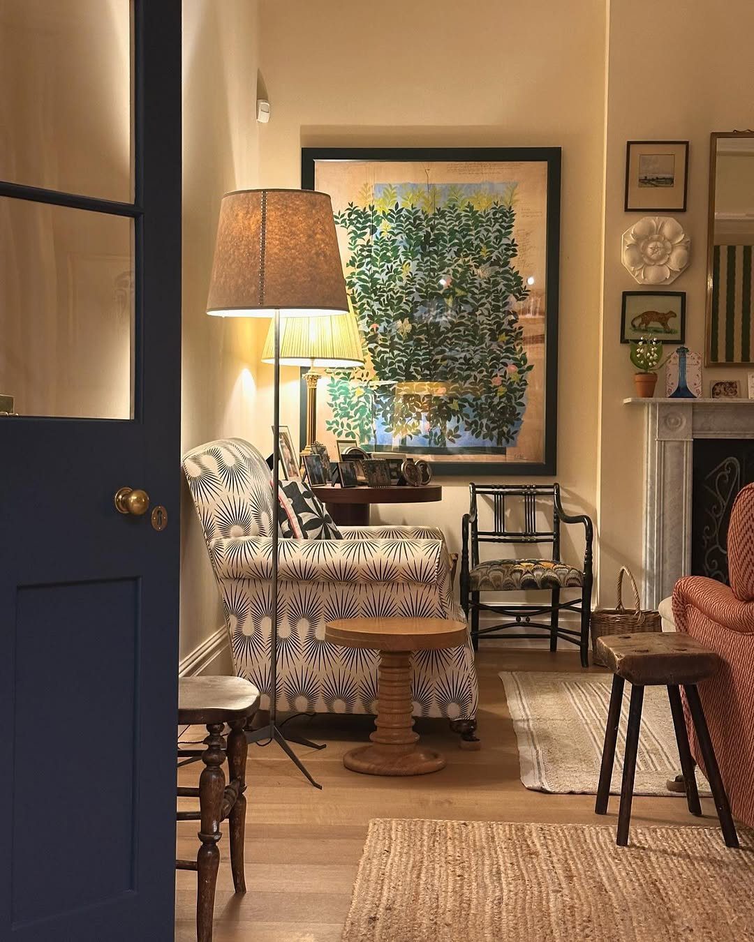 Shocking Paint Colors That Transform Tiny Living Rooms 5 Here Are the 12 Best Paint Colors For Small Living Room According To Experts