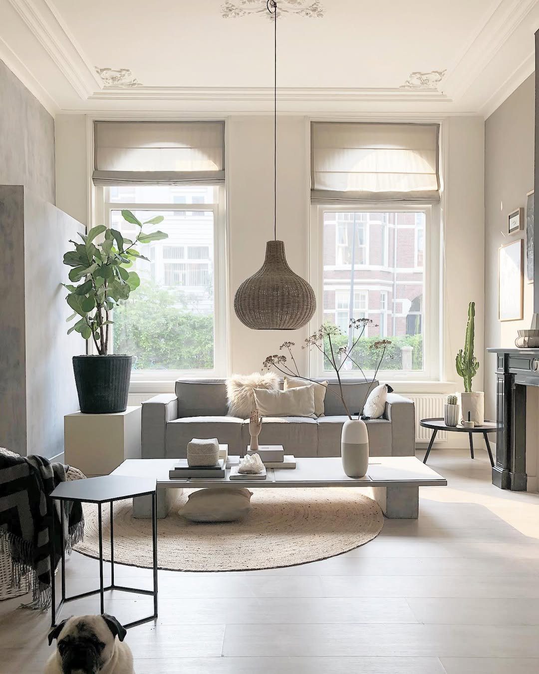 Sunlit Minimalism With Warm Textures