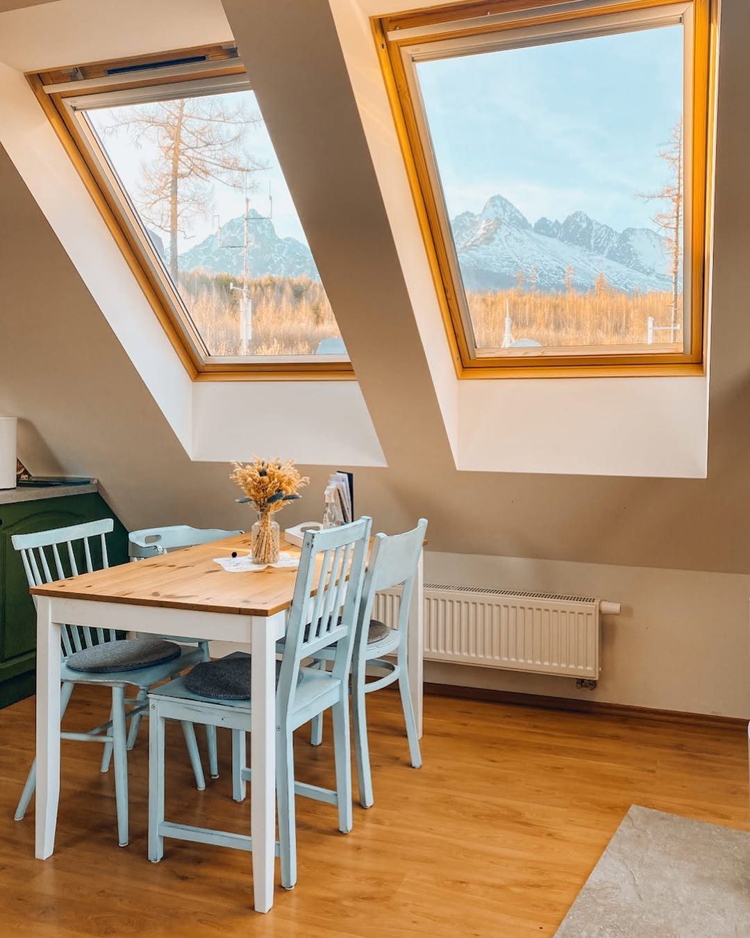 Stunning Sun-Soaked Dining Rooms for 2025! 10 A Sunlit Retreat With Mountain Views