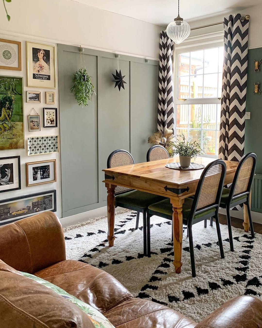 Victorian Dining Rooms That Will Stun You in 2025 13 Eclectic Victorian Style With A Modern Twist