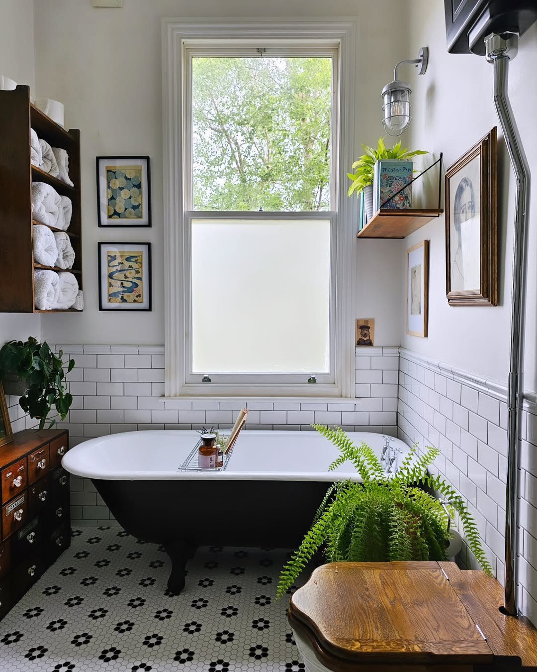 Victorian Bathrooms That Will Make You Swoon in 2025 13 Classic Victorian Charm With Vintage Accents