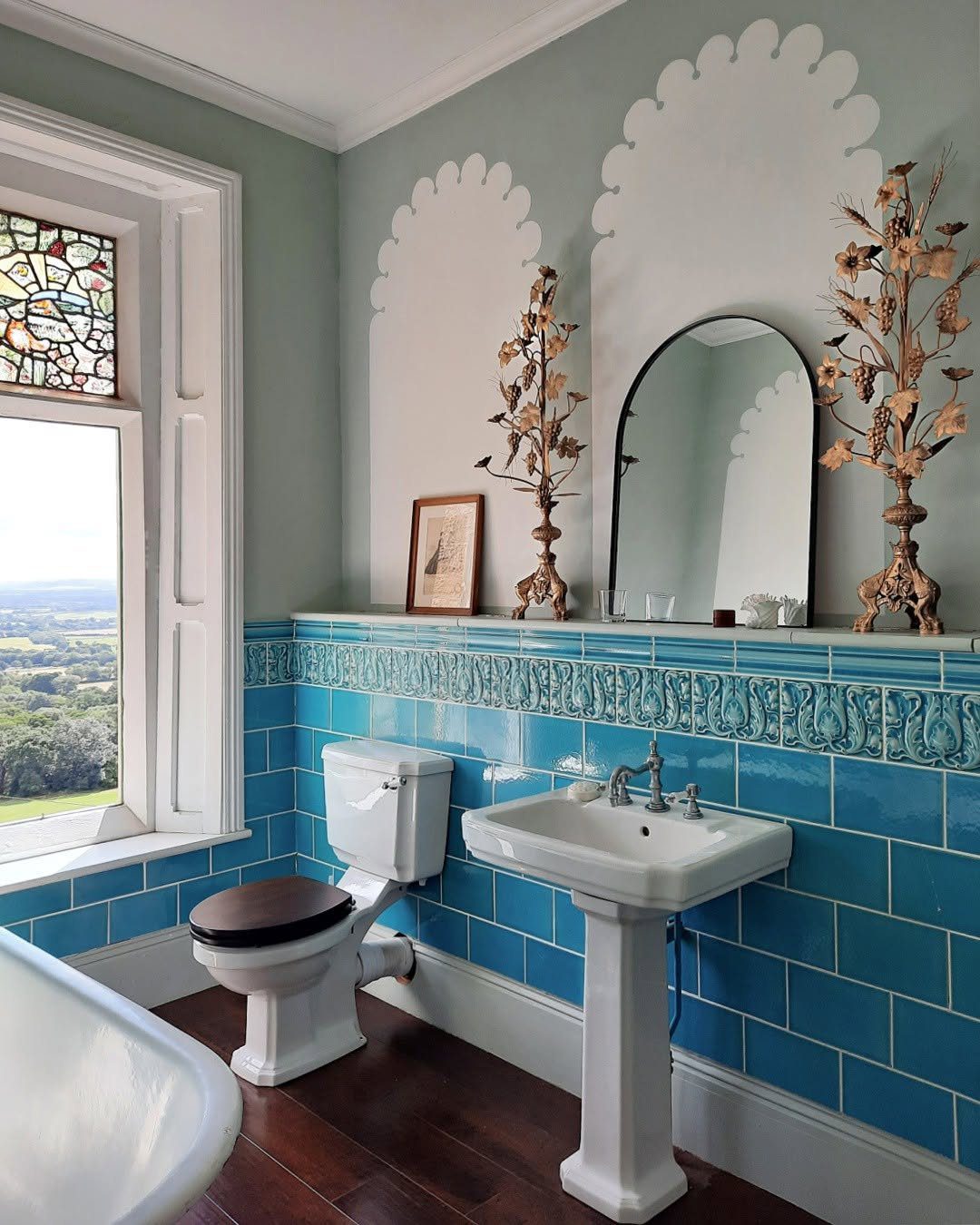 Victorian Bathrooms That Will Make You Swoon in 2025 14 Bold Turquoise Tiles With Victorian Elegance