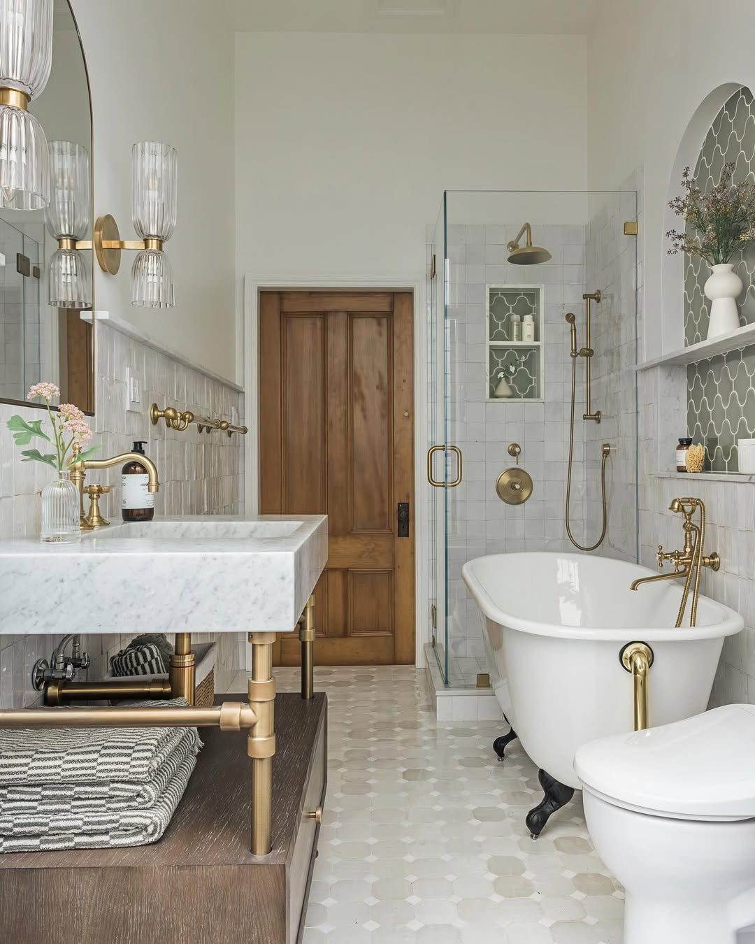 Victorian Bathrooms That Will Make You Swoon in 2025 22 Classic Victorian Elegance With Modern Touches