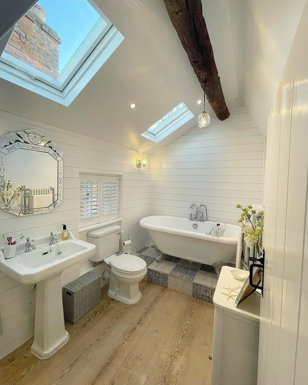Victorian Bathrooms That Will Make You Swoon in 2025 24 Airy Victorian Elegance With Rustic Charm