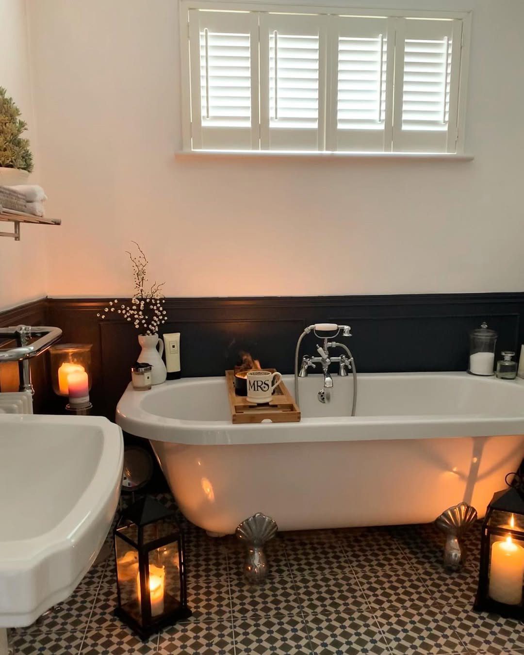 Victorian Bathrooms That Will Make You Swoon in 2025 4 Candlelit Luxury With Victorian Elegance