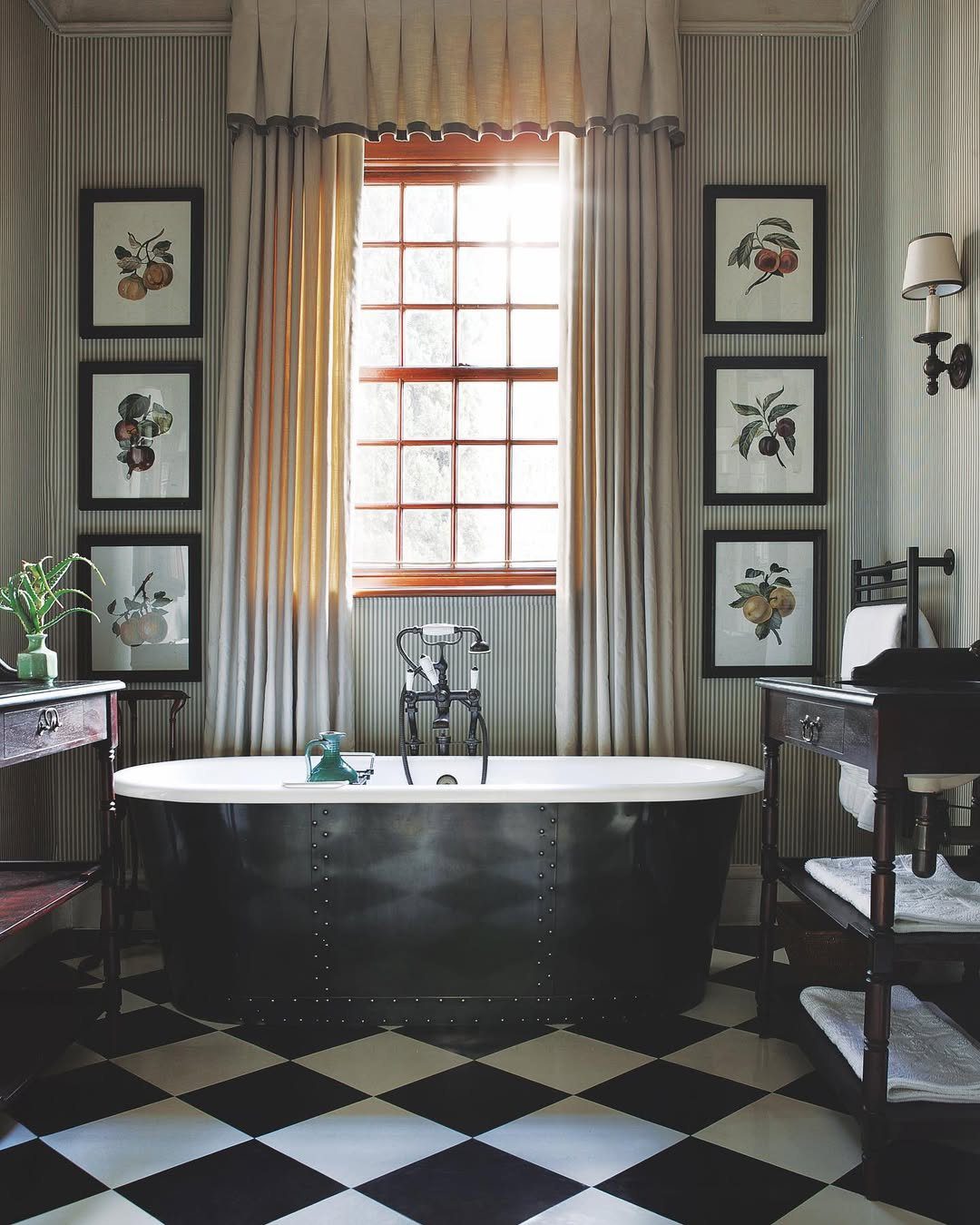 Victorian Bathrooms That Will Make You Swoon in 2025 8 Timeless Elegance With Victorian Drama