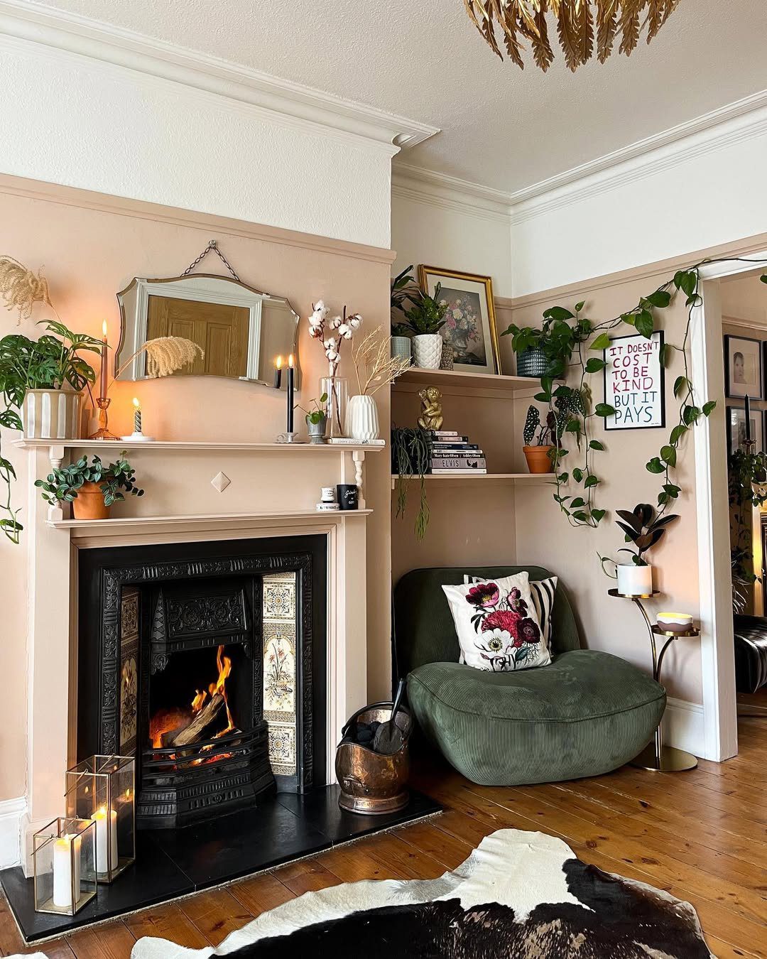 30 Stunning Victorian Living Room Ideas for 2025! 1 Elegant Fireplace As A Victorian Focal Point