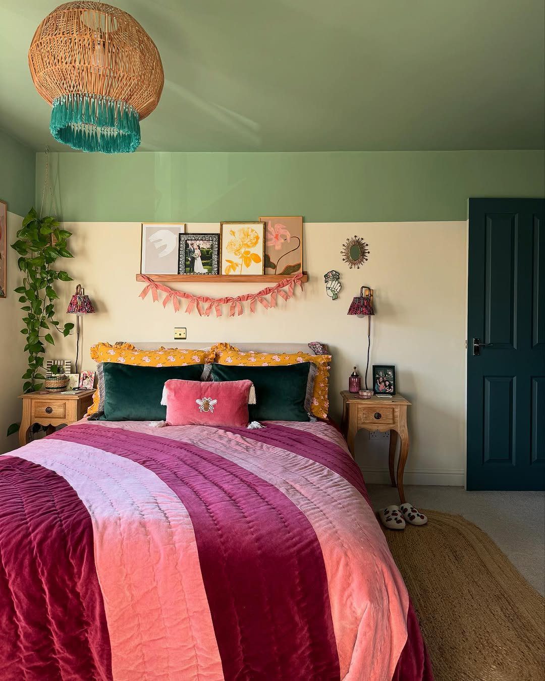 20 Jaw-Dropping Maximalist Bedrooms to Try in 2025! 12 Earthy Tones With A Playful Twist