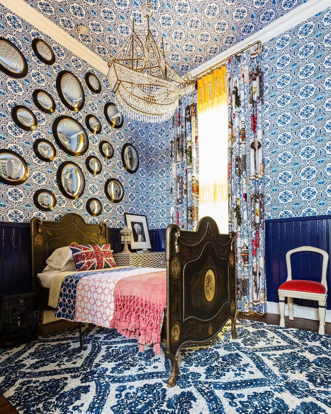 20 Jaw-Dropping Maximalist Bedrooms to Try in 2025! 14 Vintage Drama With Bold Patterns