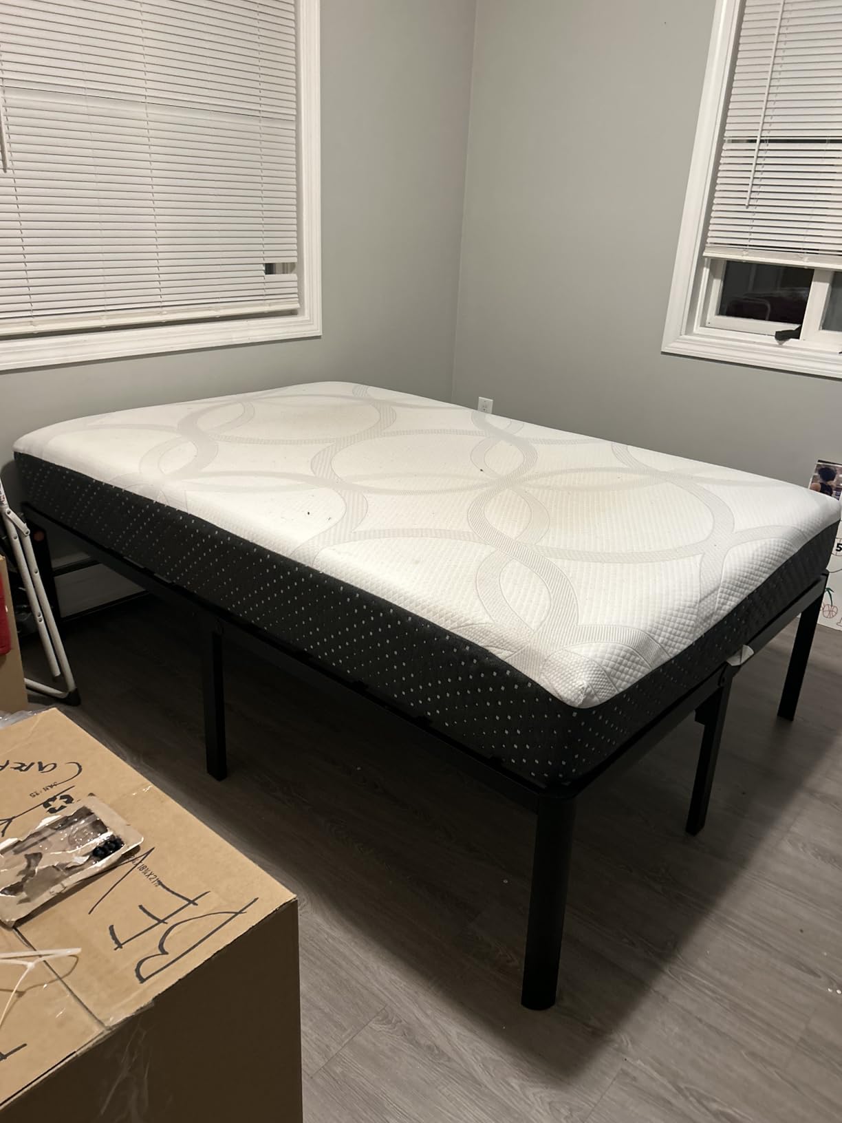 Amazon Basics Sturdy Heavy-Duty Non-Slip Platform Bed Frame King Size Storage, Steel Slat Support, Noise Free, Easy Assembly, 14 Inch Black Customer Review Amazon Basics Sturdy Heavy-Duty Non-Slip Platform Bed Frame King Size Storage, Steel Slat Support, Noise Free, Easy Assembly, 14 Inch Black - Customer Photo 2