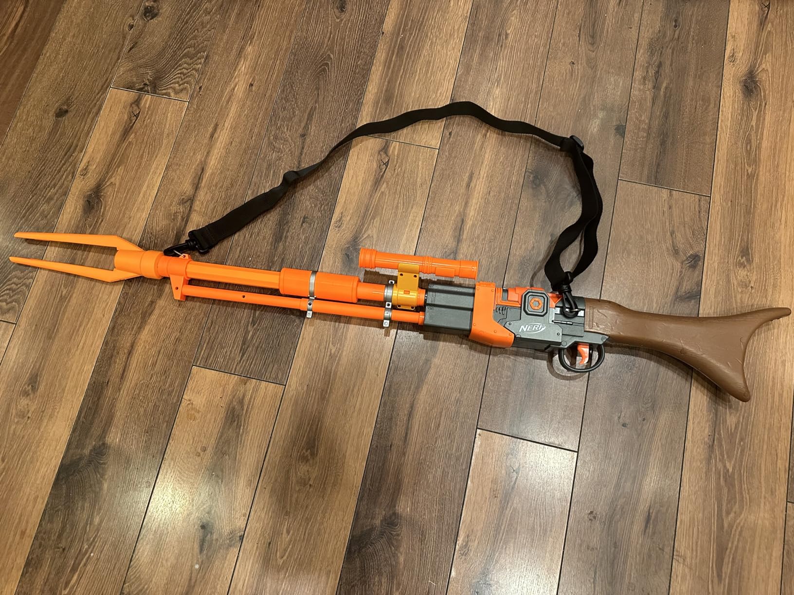 Nerf Star Wars Amban Phase-Pulse Blaster, The Mandalorian, Scope, 10 Official Elite Darts, Breech Load, 50.25 Inches Long (Amazon Exclusive) Customer Review Nerf Star Wars Amban Phase-Pulse Blaster, The Mandalorian, Scope, 10 Official Elite Darts, Breech Load, 50.25 Inches Long (Amazon Exclusive) - Customer Photo 2