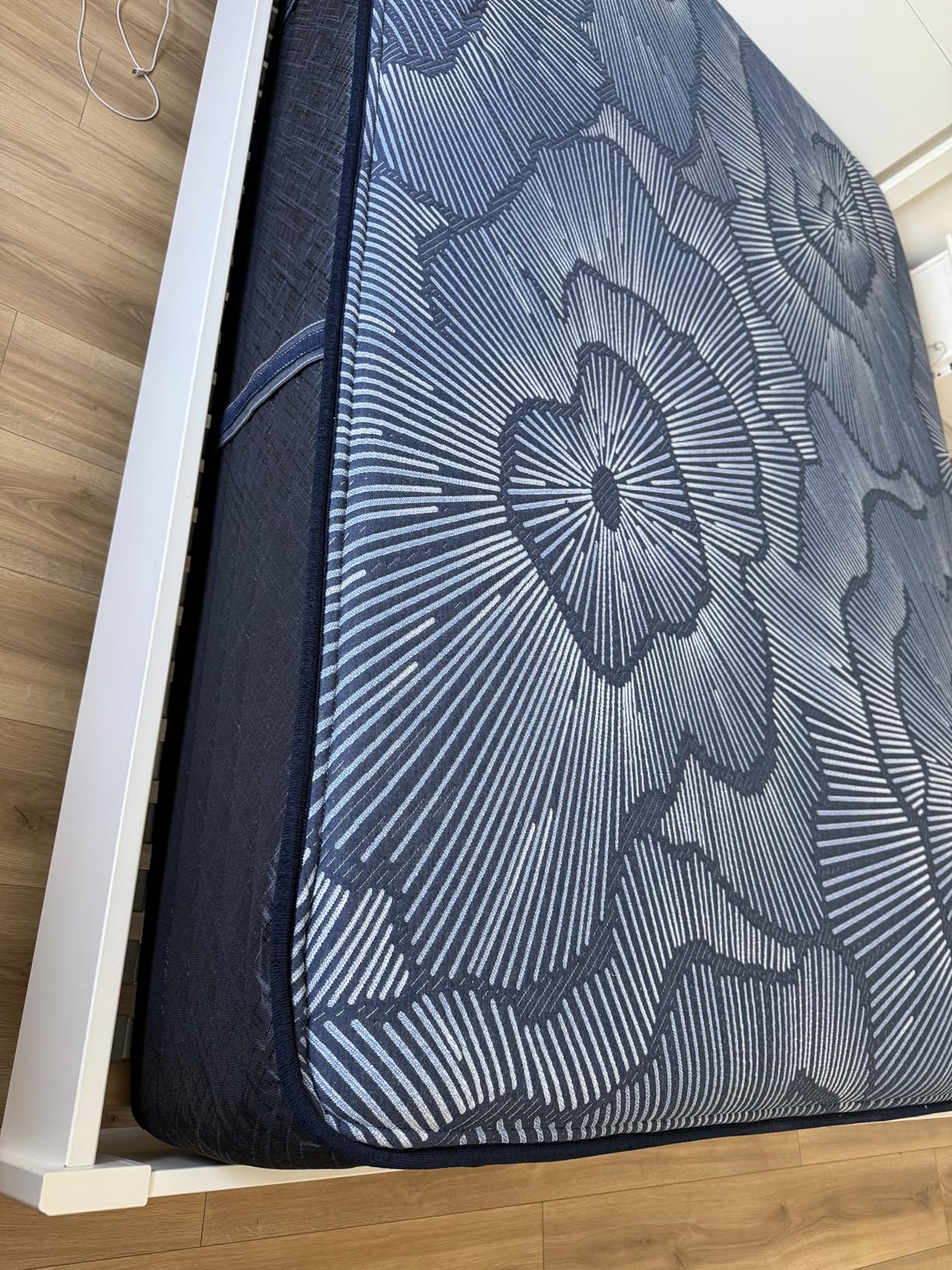Serta Perfect Sleeper Hybrid Standard 12 Queen Mat Customer Review Serta Perfect Sleeper Hybrid Standard 12 Queen Mat - Customer Photo