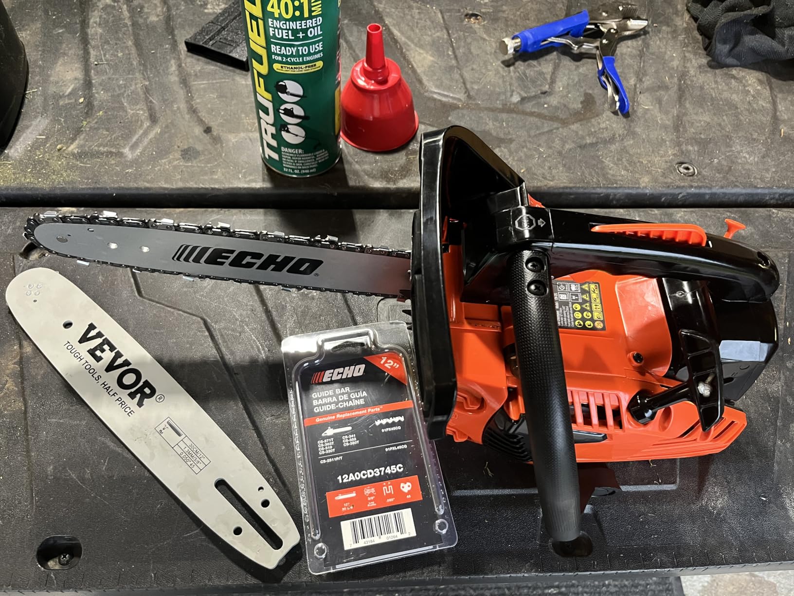 VEVOR 52CC Customer Review Photo VEVOR 52CC chainsaw in real-world use - Customer Photo 1