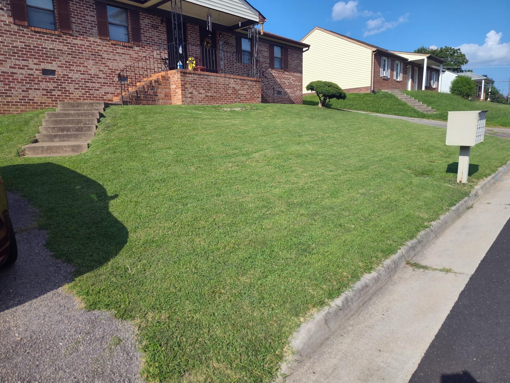 (2025 Model) YARDCARE 36V Brushless Cordless Lawn Mower with 2X4.0Ah Batteries, LED Display Screen, Electric Lawnmower with 5-Position Height Adjustment, 8 Gallon Grass Bag, Charger Customer Review Image (2025 Model) YARDCARE 36V Brushless Cordless Lawn Mower with 2X4.0Ah Batteries, LED Display Screen, Electric Lawnmower with 5-Position Height Adjustment, 8 Gallon Grass Bag, Charger - Customer Photo 2 - RosenberryRooms