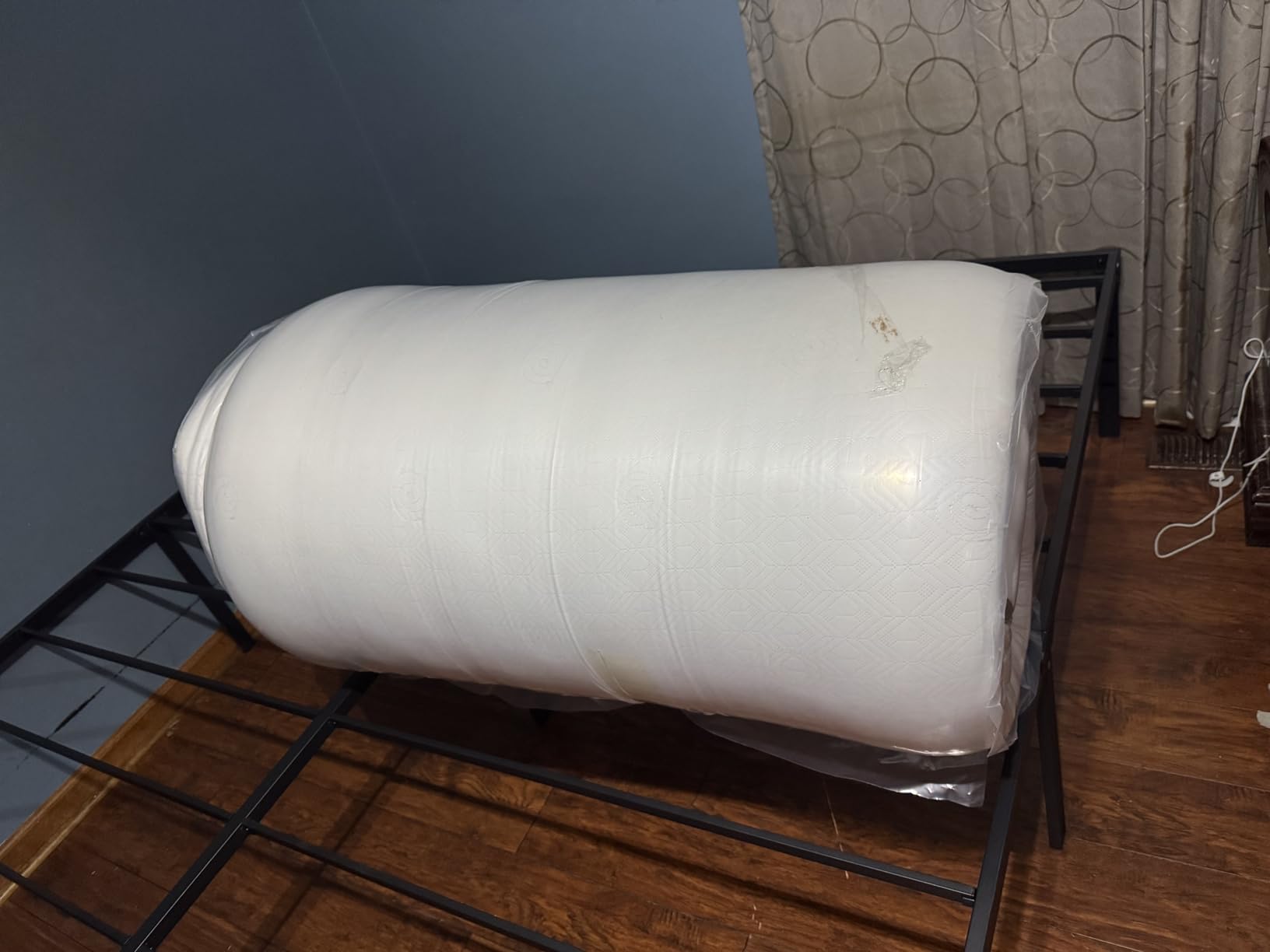 BedStory Queen Mattress for Side Sleepers & Couples,14 Inch Cooling Gel Hybrid Bed Extra Lumbar & Shoulder Support CertiPUR-US with 760+ Pocket Springs, Pain Relief Fiberglass-Free Customer Review BedStory Queen Mattress for Side Sleepers & Couples,14 Inch Cooling Gel Hybrid Bed Extra Lumbar & Shoulder Support CertiPUR-US with 760+ Pocket Springs, Pain Relief Fiberglass-Free - Customer Photo 1