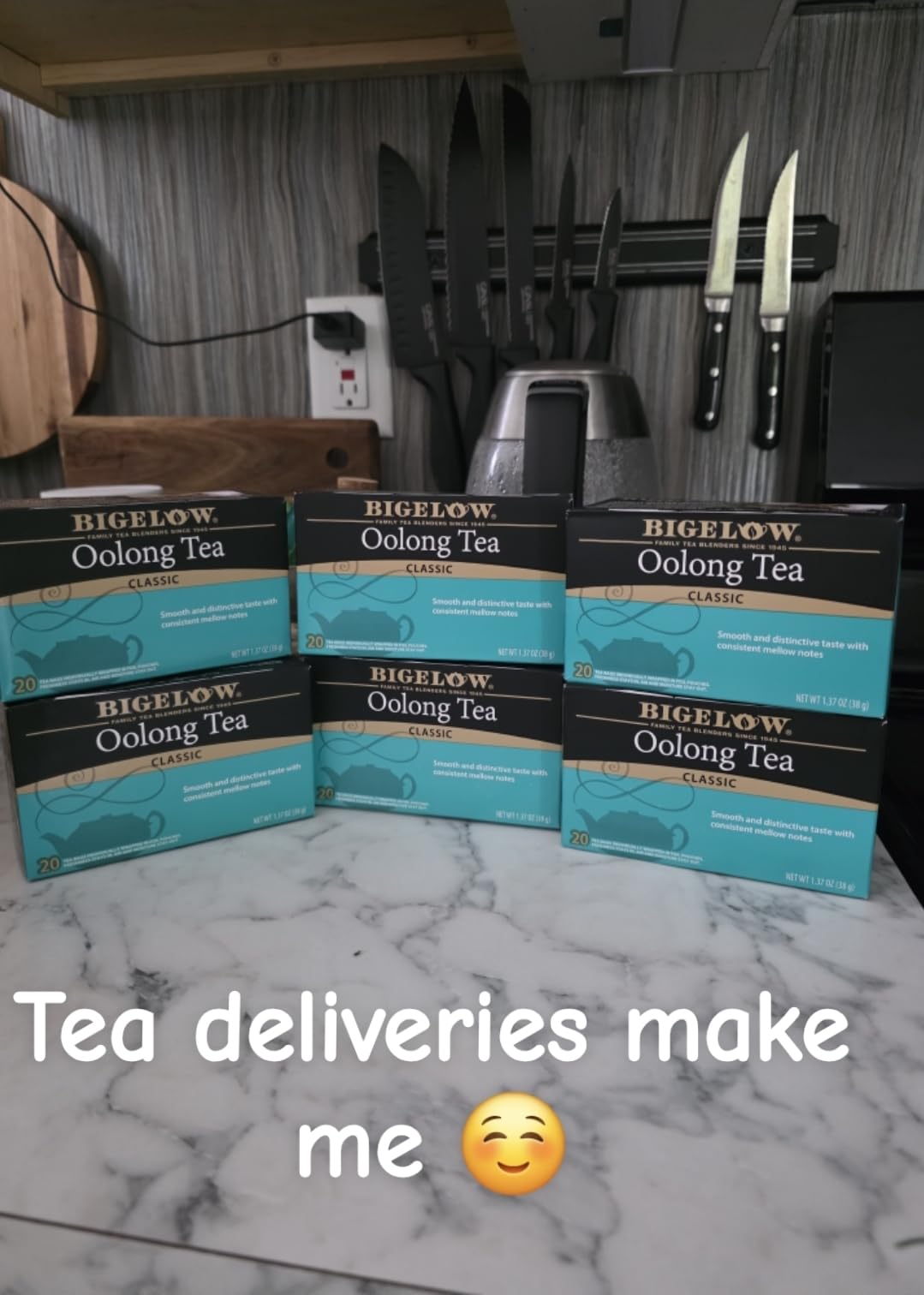 Bigelow Tea Oolong Tea, Caffeinated Tea with Fresh, Smooth Taste, 20 Count Box (Pack of 6), 120 Total Tea Bags Customer Review Bigelow Tea Oolong Tea, Caffeinated Tea with Fresh, Smooth Taste, 20 Count Box (Pack of 6), 120 Total Tea Bags - Customer Photo 1