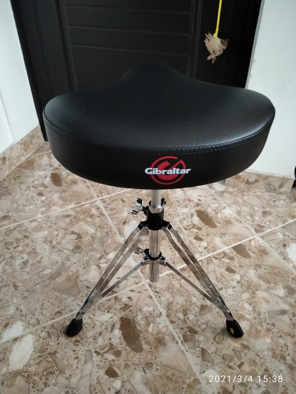 Gibraltar Drum Throne, Black, Heavy (6608) Customer Review Gibraltar Drum Throne, Black, Heavy (6608) - Customer Photo 2