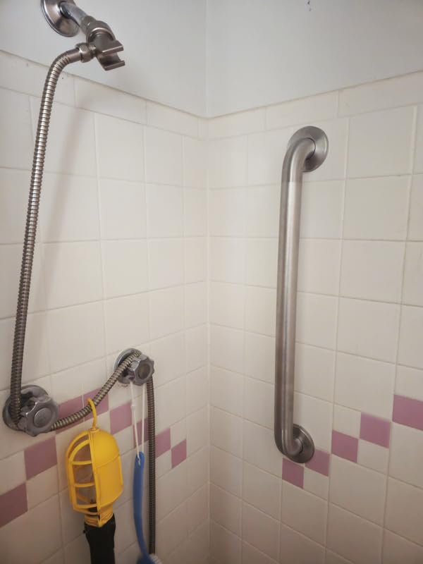 Moen Home Care Bathroom Safety 18 Inch Stainless Steel Handicap Grab Bar for Bathtub and Shower, Elderly Assistance Product with Concealed Screws, Polished Brass, R8918 Customer Review Moen Home Care Bathroom Safety 18 Inch Stainless Steel Handicap Grab Bar for Bathtub and Shower, Elderly Assistance Product with Concealed Screws, Polished Brass, R8918 - Customer Photo 1