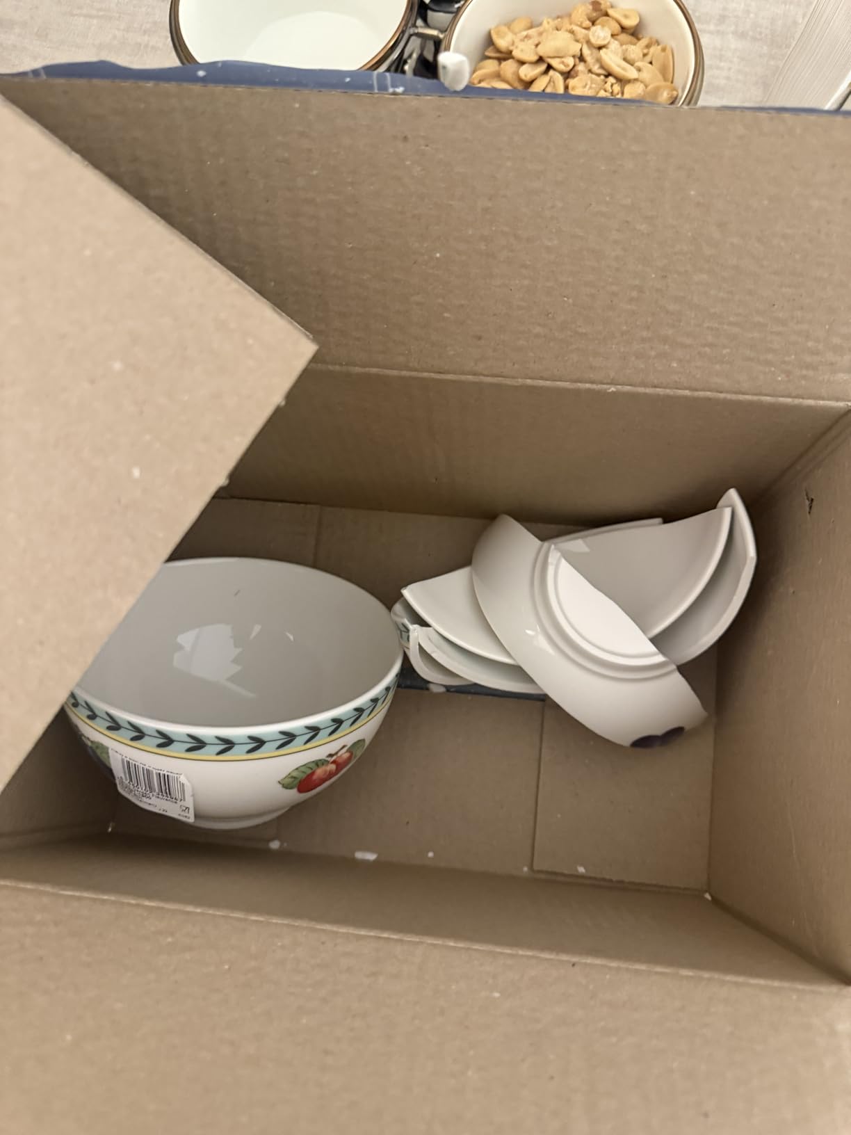 Villeroy & Boch French Garden 12-Piece Dinnerware Set, Service for 4, Plates, Bowls & Mugs, Premium Porcelain, Made in Germany Customer Review Villeroy & Boch French Garden 12-Piece Dinnerware Set, Service for 4, Plates, Bowls & Mugs, Premium Porcelain, Made in Germany - Customer Photo 1