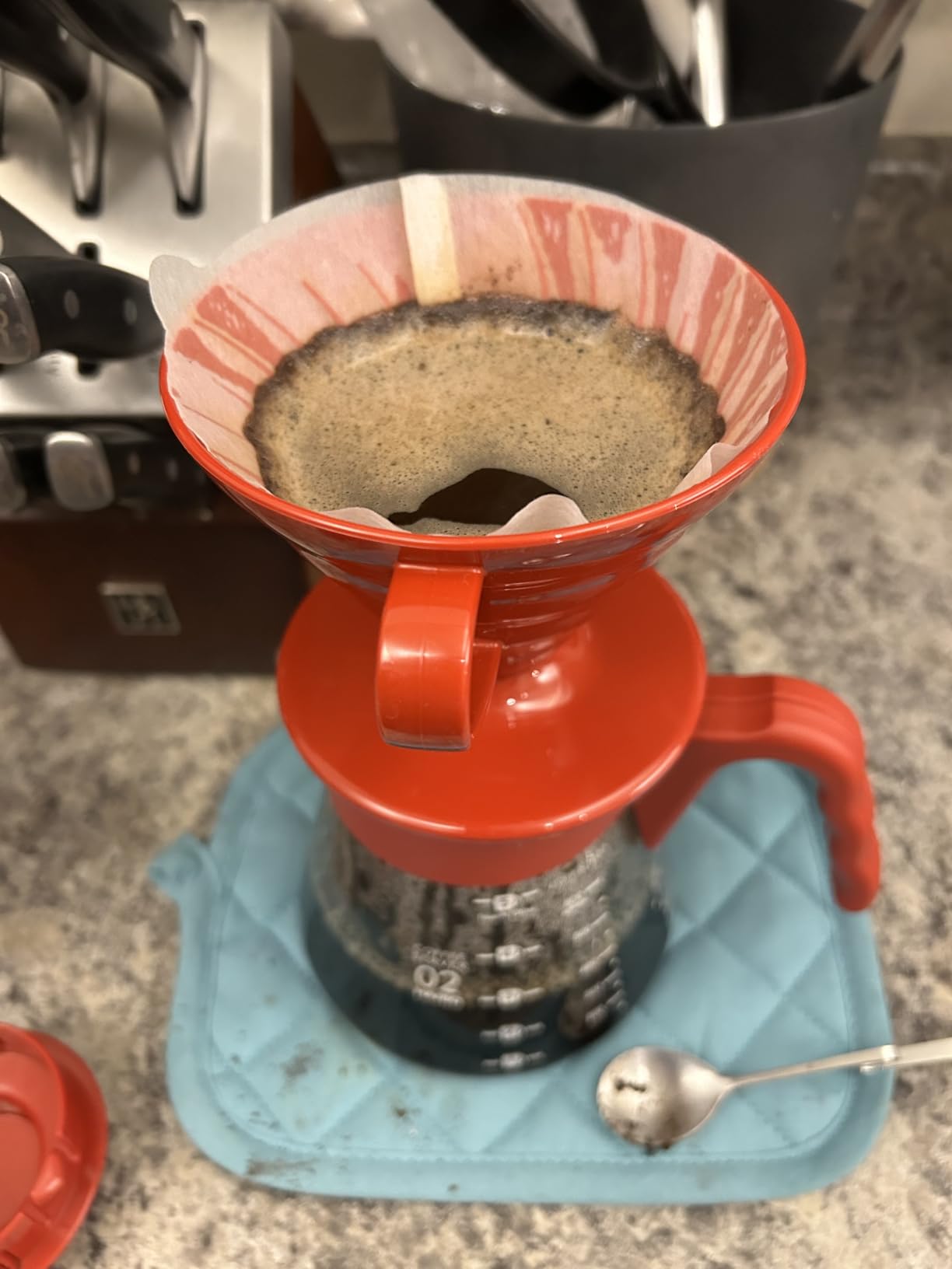 Hario V60 Pour Over Coffee Starter Set, Size 02, Red Customer Review Hario V60 Pour Over Coffee Starter Set, Size 02, Red - Customer Photo 2