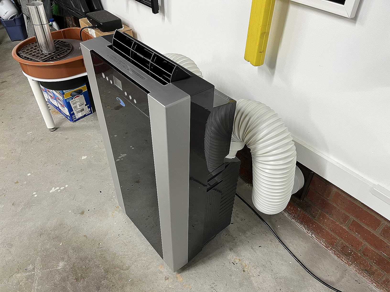 Whynter Portable Air Conditioner 14,000 BTU & Heater with Dual Hose Dehumidifier & Cooling Fan for 500 Sq Ft Rooms, Includes AC Unit Window Kit, ARC-14SH (9,200 SACC) Customer Review Whynter Portable Air Conditioner 14,000 BTU & Heater with Dual Hose Dehumidifier & Cooling Fan for 500 Sq Ft Rooms, Includes AC Unit Window Kit, ARC-14SH (9,200 SACC) - Customer Photo 2