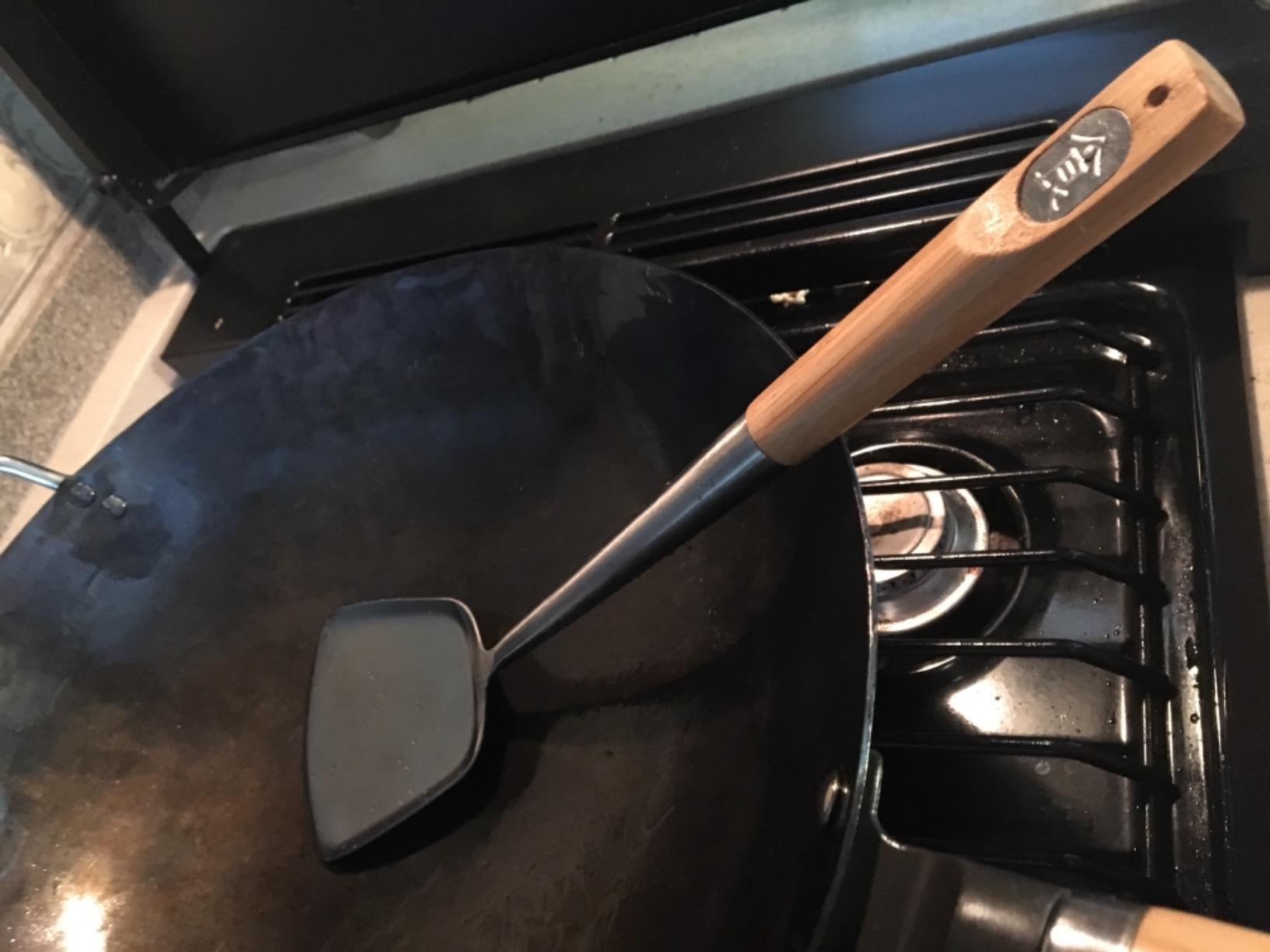 TableCraft Wok Spatula with Bamboo Handle, 14.5-Inch, Stainless Steel Customer Review TableCraft Wok Spatula with Bamboo Handle, 14.5-Inch, Stainless Steel - Customer Photo 1