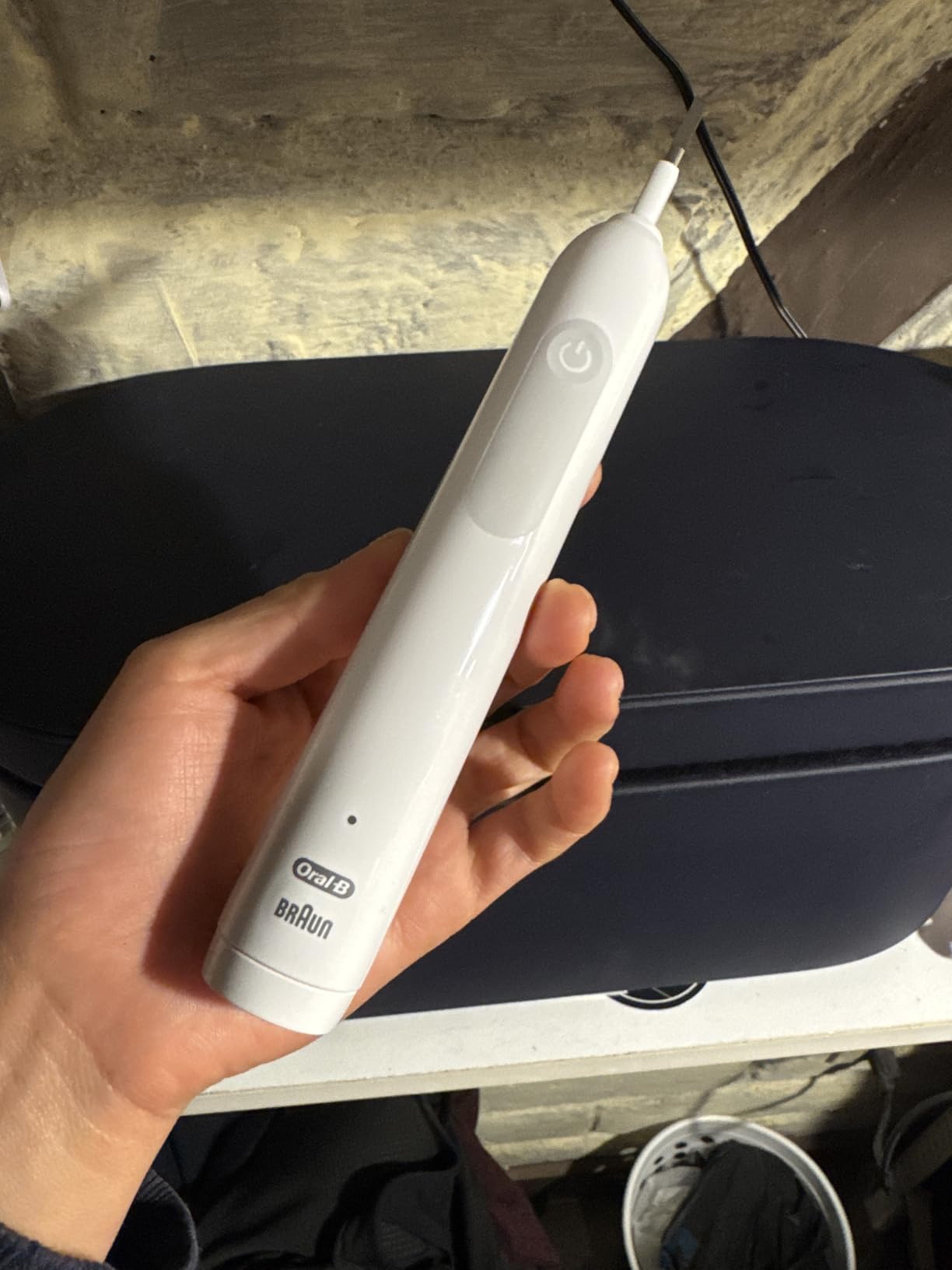 Oral-B Pro 1000 Rechargeable Electric Toothbrush, White Customer Review Oral-B Pro 1000 Rechargeable Electric Toothbrush, White - Customer Photo 1