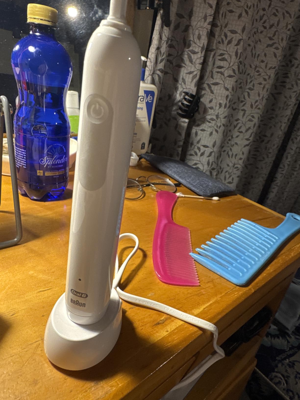Oral-B Pro 1000 Rechargeable Electric Toothbrush, White Customer Review Oral-B Pro 1000 Rechargeable Electric Toothbrush, White - Customer Photo 2