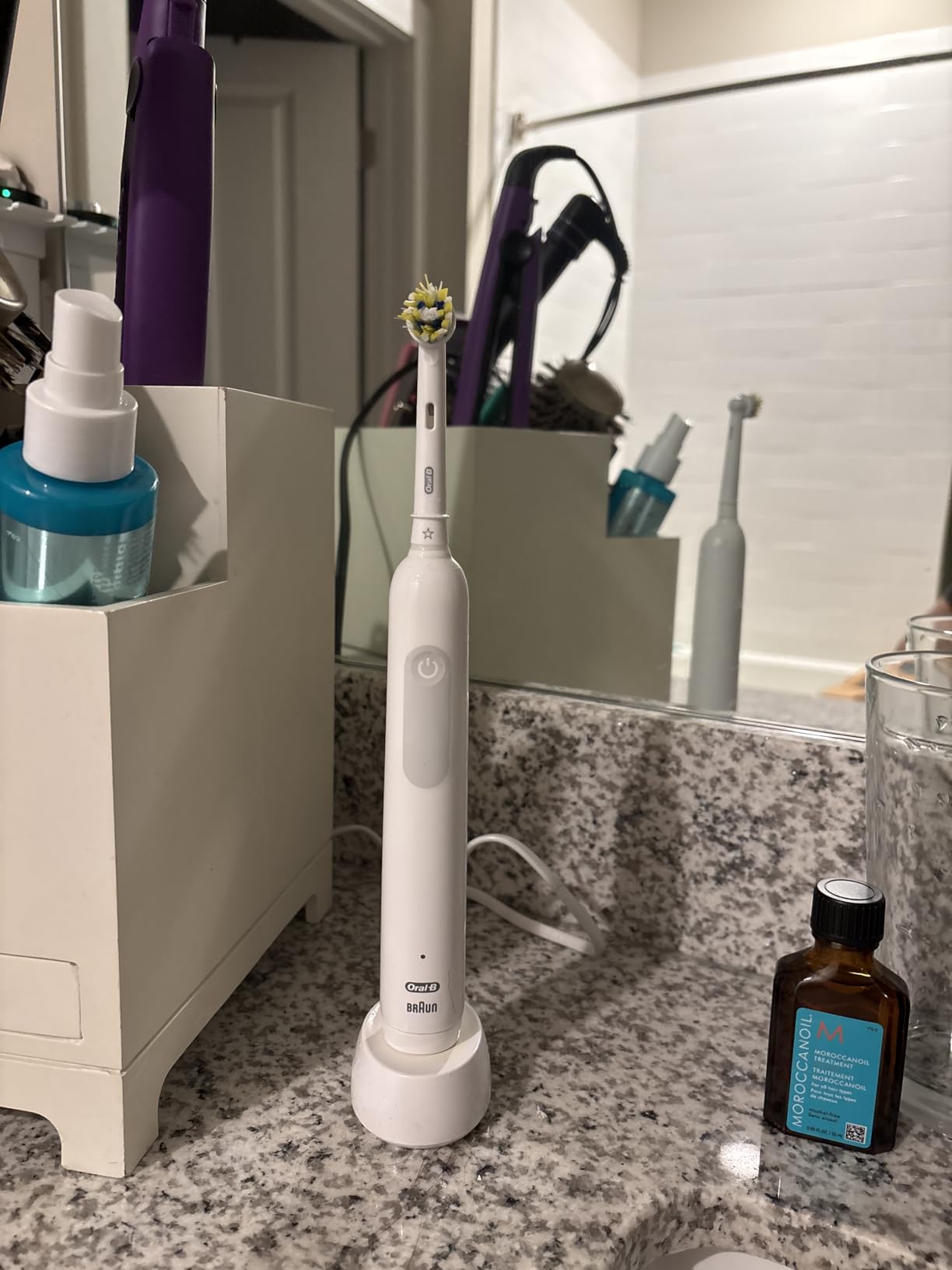 Oral-B Pro 1000 Rechargeable Electric Toothbrush, White Customer Review Oral-B Pro 1000 Rechargeable Electric Toothbrush, White - Customer Photo 3