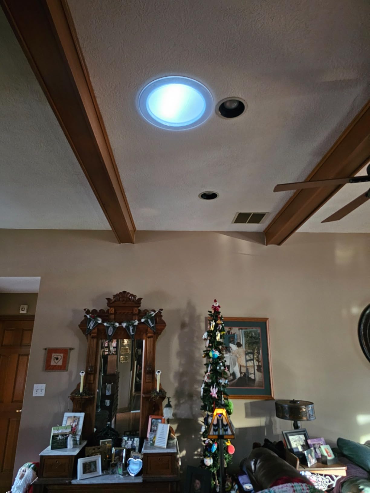 14 in. Sun Tunnel Tubular Skylight Acrylic Dome with Low-Profile Flashing and Flexible Tunnel-VELUX-TGF 014 0000 Customer Review 14 in. Sun Tunnel Tubular Skylight Acrylic Dome with Low-Profile Flashing and Flexible Tunnel-VELUX-TGF 014 0000 - Customer Photo 1
