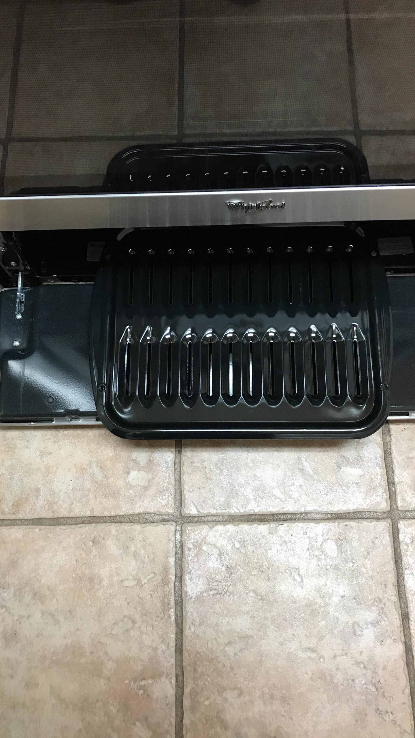 Whirlpool 4396923 Genuine OEM Premium Broiler Pan Customer Review Whirlpool 4396923 Genuine OEM Premium Broiler Pan - Customer Photo 2