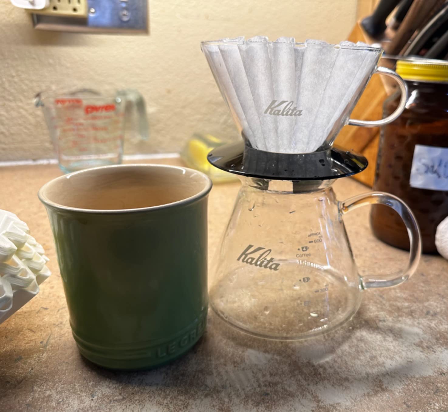 Kalita Wave Pour Over Coffee Dripper, Size 185, Makes 16-26oz, Single Cup Maker, Heat-Resistant Glass, Patented & Portable,black Customer Review Kalita Wave Pour Over Coffee Dripper, Size 185, Makes 16-26oz, Single Cup Maker, Heat-Resistant Glass, Patented & Portable,black - Customer Photo 2