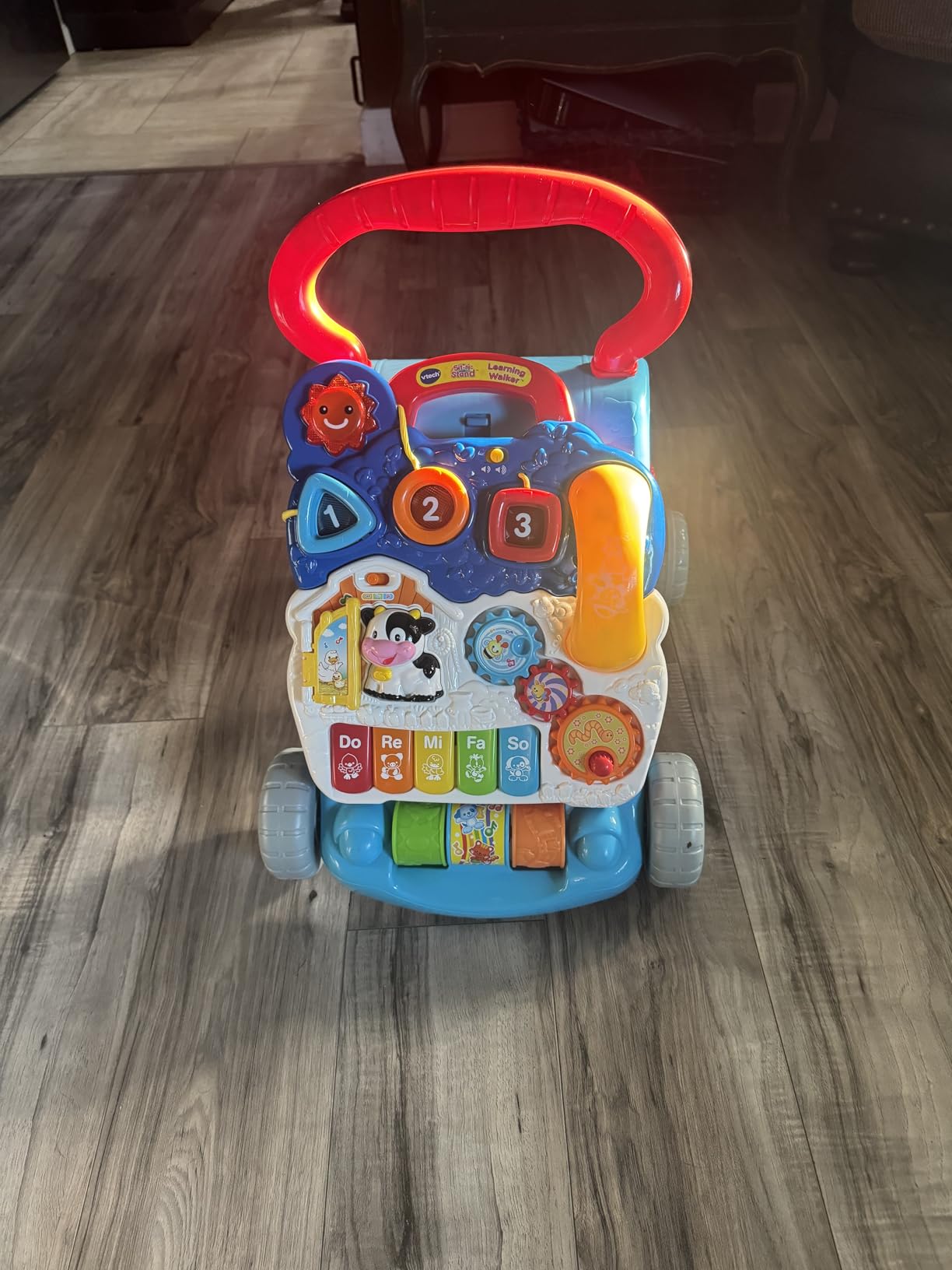 VTech Sit-to-Stand Learning Walker (Frustration Free Packaging) Customer Review VTech Sit-to-Stand Learning Walker (Frustration Free Packaging) - Customer Photo 2