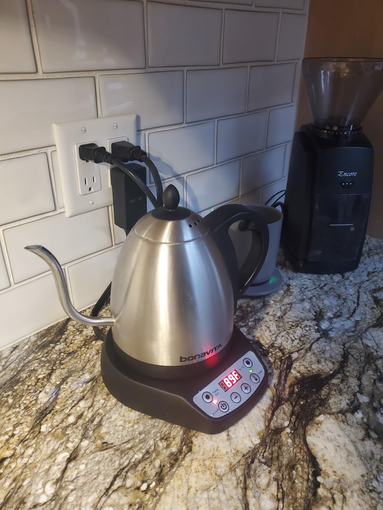 Bonavita 1L Digital Variable Temperature Gooseneck Electric Kettle for Coffee Brew and Tea Precise Pour Control, 6 Preset Temps, Café or Home Use, 1200 Watt, LED Panel, Stainless Steel Customer Review Bonavita 1L Digital Variable Temperature Gooseneck Electric Kettle for Coffee Brew and Tea Precise Pour Control, 6 Preset Temps, Café or Home Use, 1200 Watt, LED Panel, Stainless Steel - Customer Photo 1