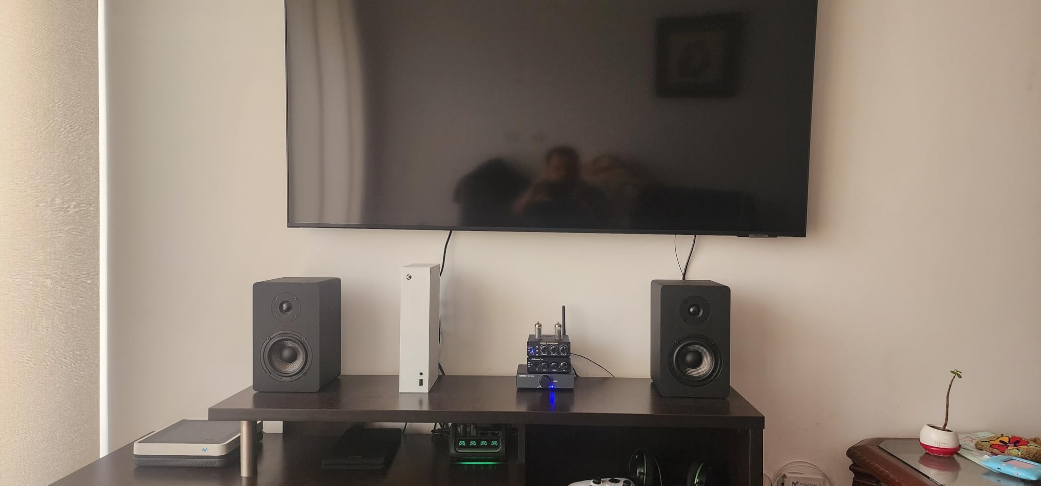 Micca MB42X Advanced Bookshelf Speakers for Home Theater Surround Sound, Stereo, and Passive Near Field Monitor, 2-Way (Black, Pair) Customer Review Micca MB42X Advanced Bookshelf Speakers for Home Theater Surround Sound, Stereo, and Passive Near Field Monitor, 2-Way (Black, Pair) - Customer Photo 1