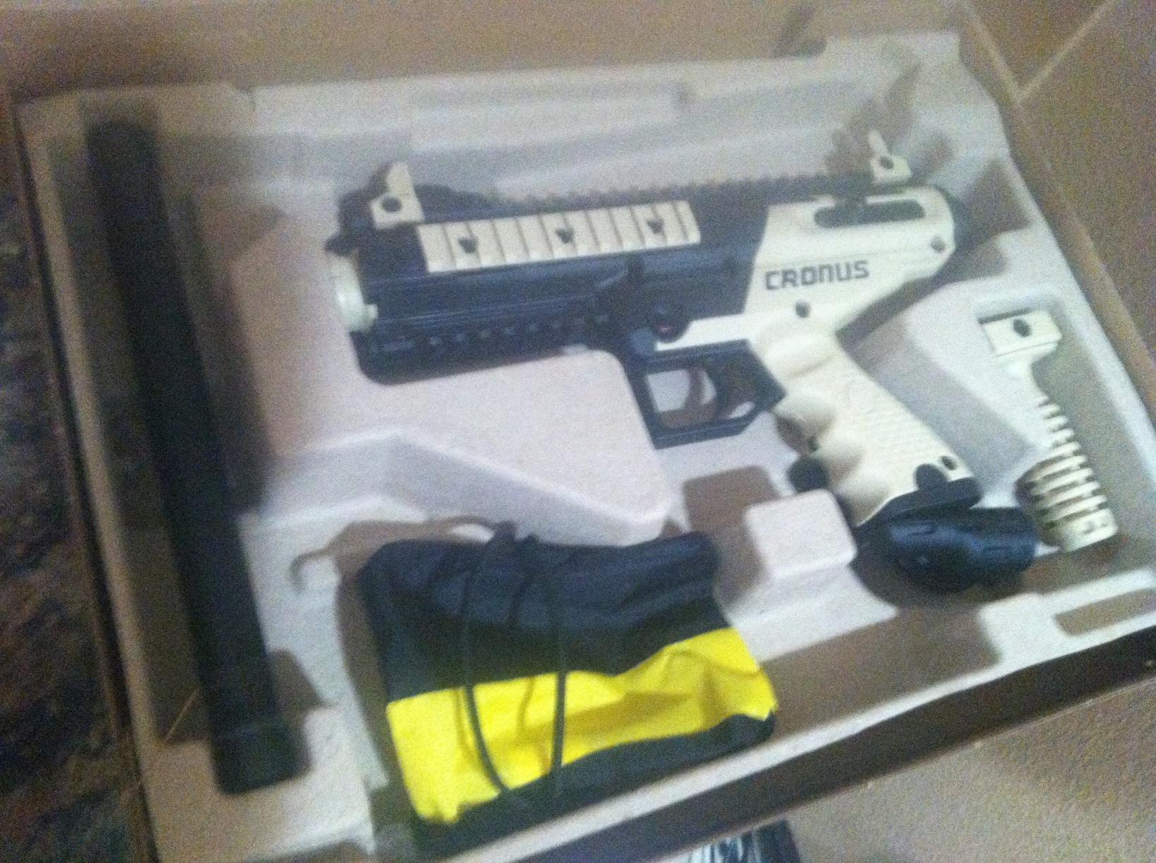 TIPPMANN Cronus Paintball Marker Gun, Black, 17 x 13.2 x 3.3 inches Customer Review TIPPMANN Cronus Paintball Marker Gun, Black, 17 x 13.2 x 3.3 inches - Customer Photo 2