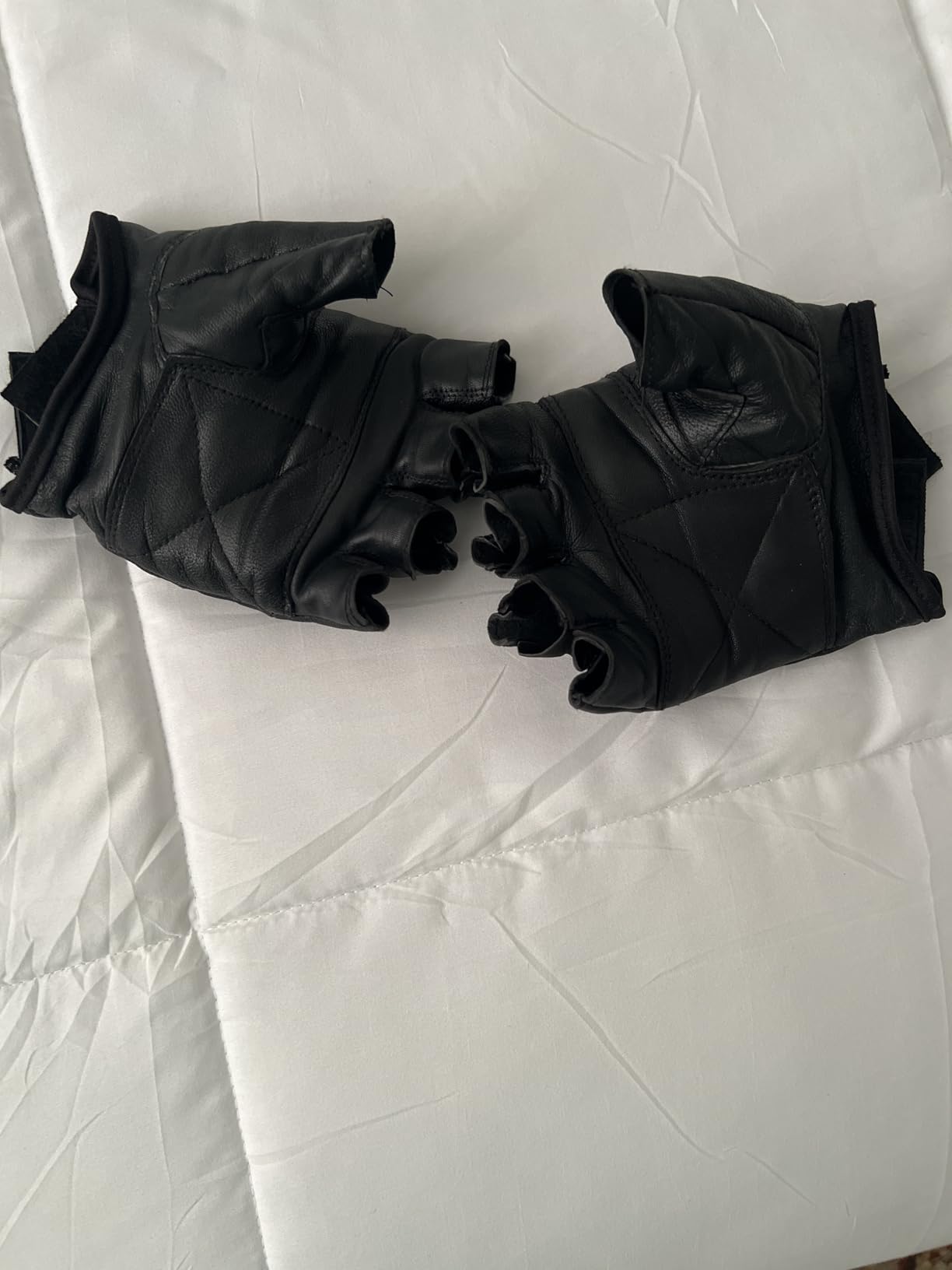 Milwaukee Leather SH216 Men's Black Leather Gel Padded Palm Fingerless Motorcycle Hand Gloves W/Breathable 'Open Knuckle' Customer Review Milwaukee Leather SH216 Men's Black Leather Gel Padded Palm Fingerless Motorcycle Hand Gloves W/Breathable 'Open Knuckle' - Customer Photo 1