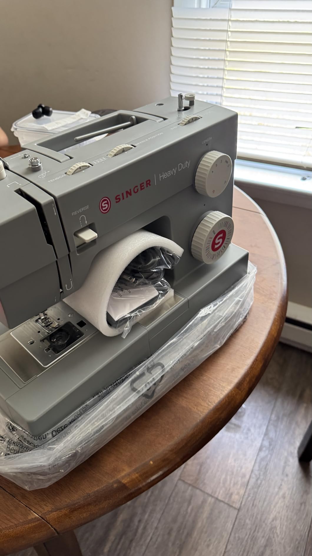 SINGER Heavy Duty 4432 High Speed Sewing Machine with Accessory Kit | Strong Motor With Enhanced Piercing Power, 110 Stitch Applications, Full Metal frame, 1-step Buttonhole & LED Light - Customer Photo 2