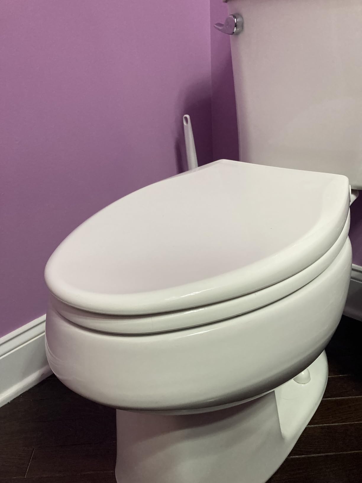 Mayfair Caswell Modern Slow Close Toilet Seat, Easy Clean Hinges and Durable Plastic Seat, Made in USA, Round, White Customer Review Mayfair Caswell Modern Slow Close Toilet Seat, Easy Clean Hinges and Durable Plastic Seat, Made in USA, Round, White - Customer Photo 1